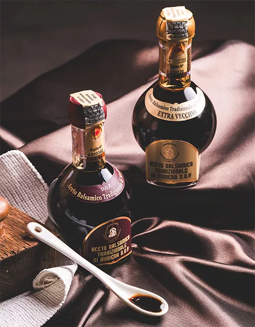 aceto balsamico tradizionale di modena - boccette (design by Giugiaro) balsamico invecchiato 12 anni e 25 anni