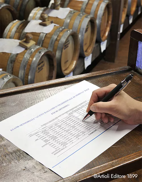 aceto balsamico tradizionale di modena - l'esame finale