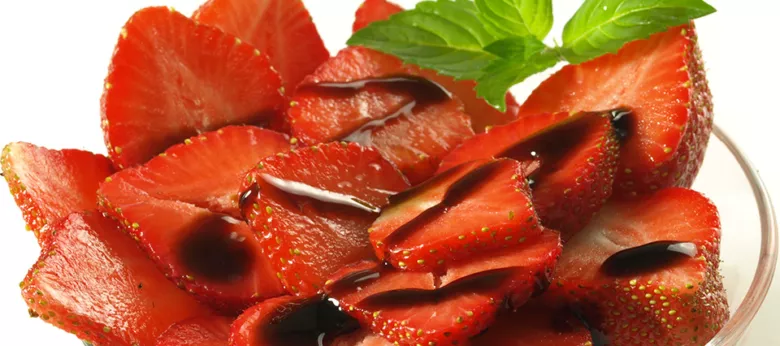 fragole-di-mirella-aceto-balsamico-tradizionale-modena