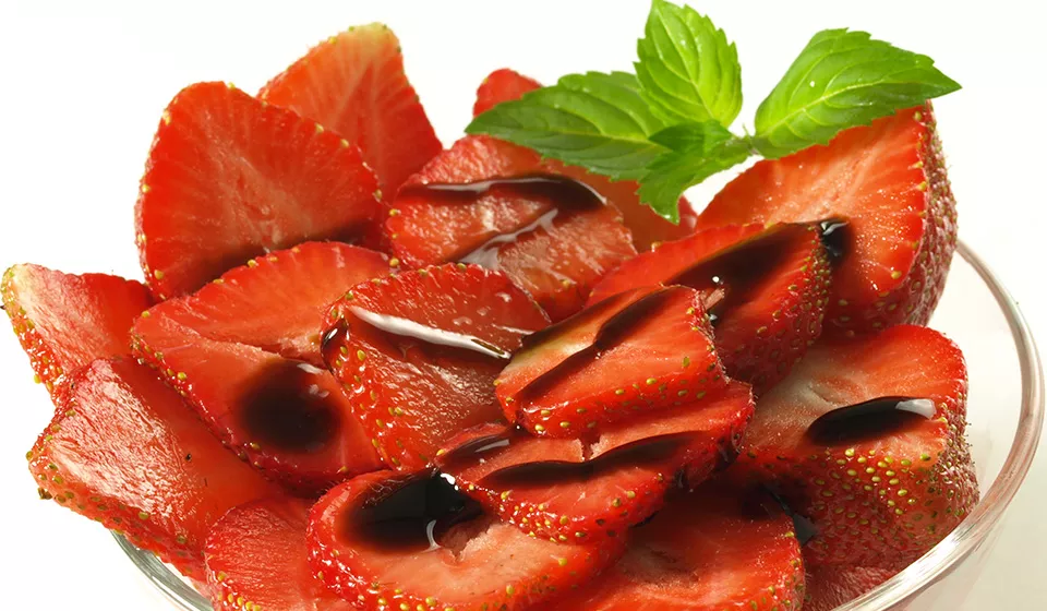 fragole-di-mirella-aceto-balsamico-tradizionale-modena