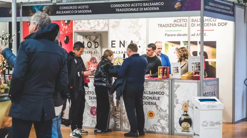Aceto Balsamico Tradizionale di Modena-Fiera tartufo Alba stand