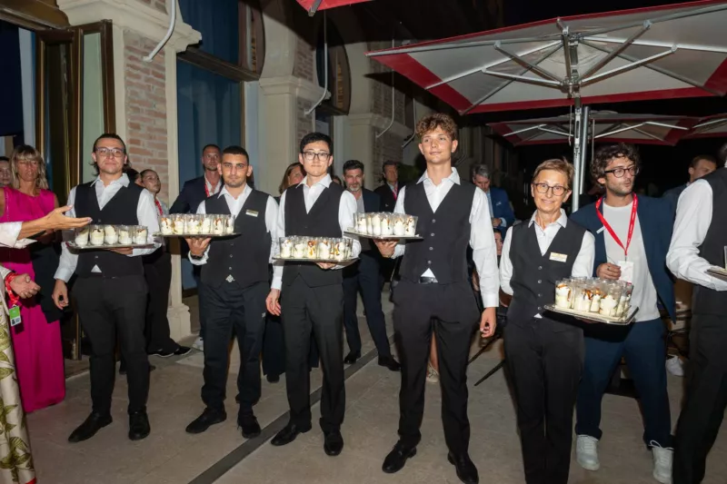 Aceto balsamico tradizionale di modena dop - servizio assaggi a mostra cinema venezia 2024