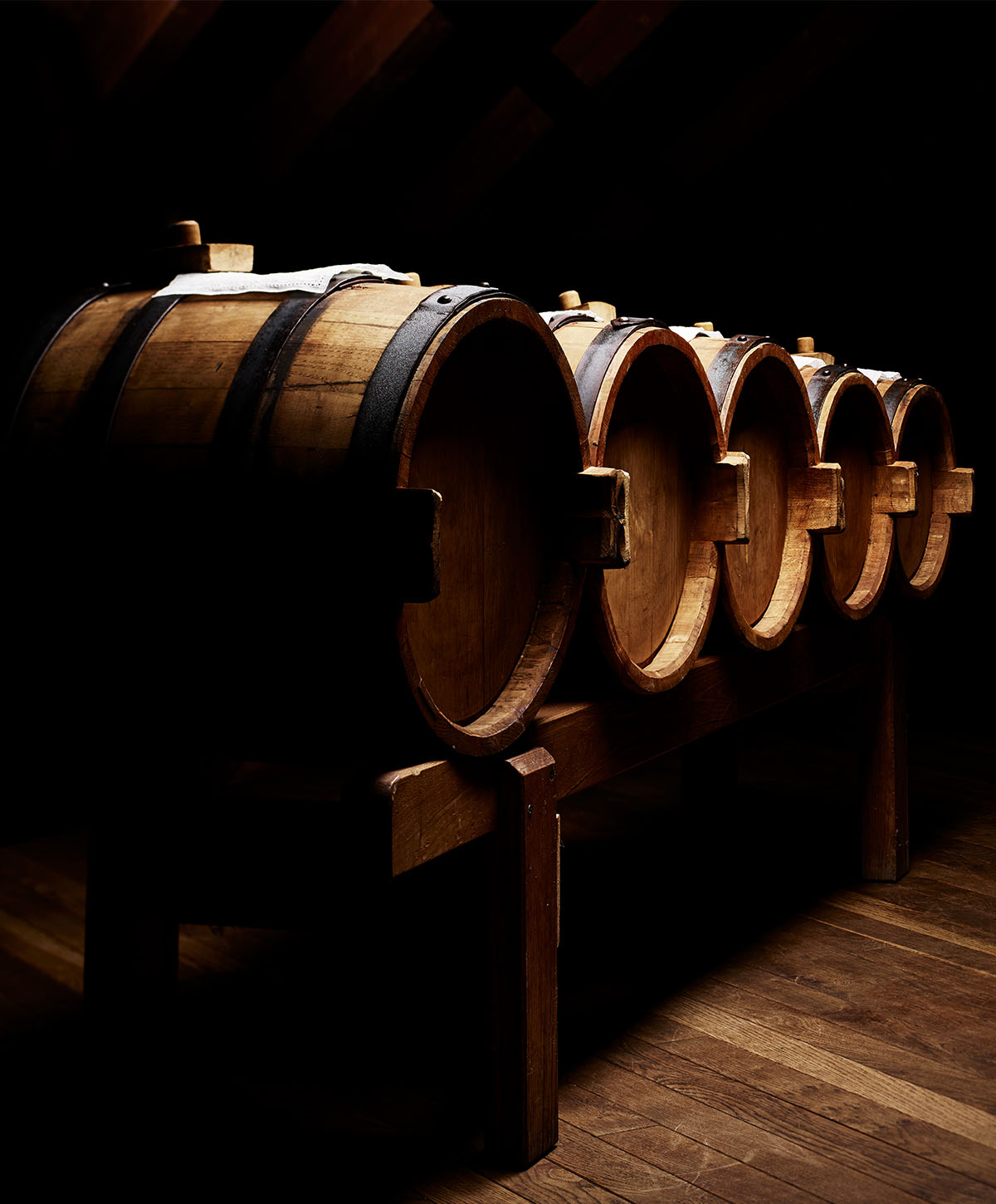 aceto balsamico tradizionale di modena dop - invecchiamento in botti a scalare